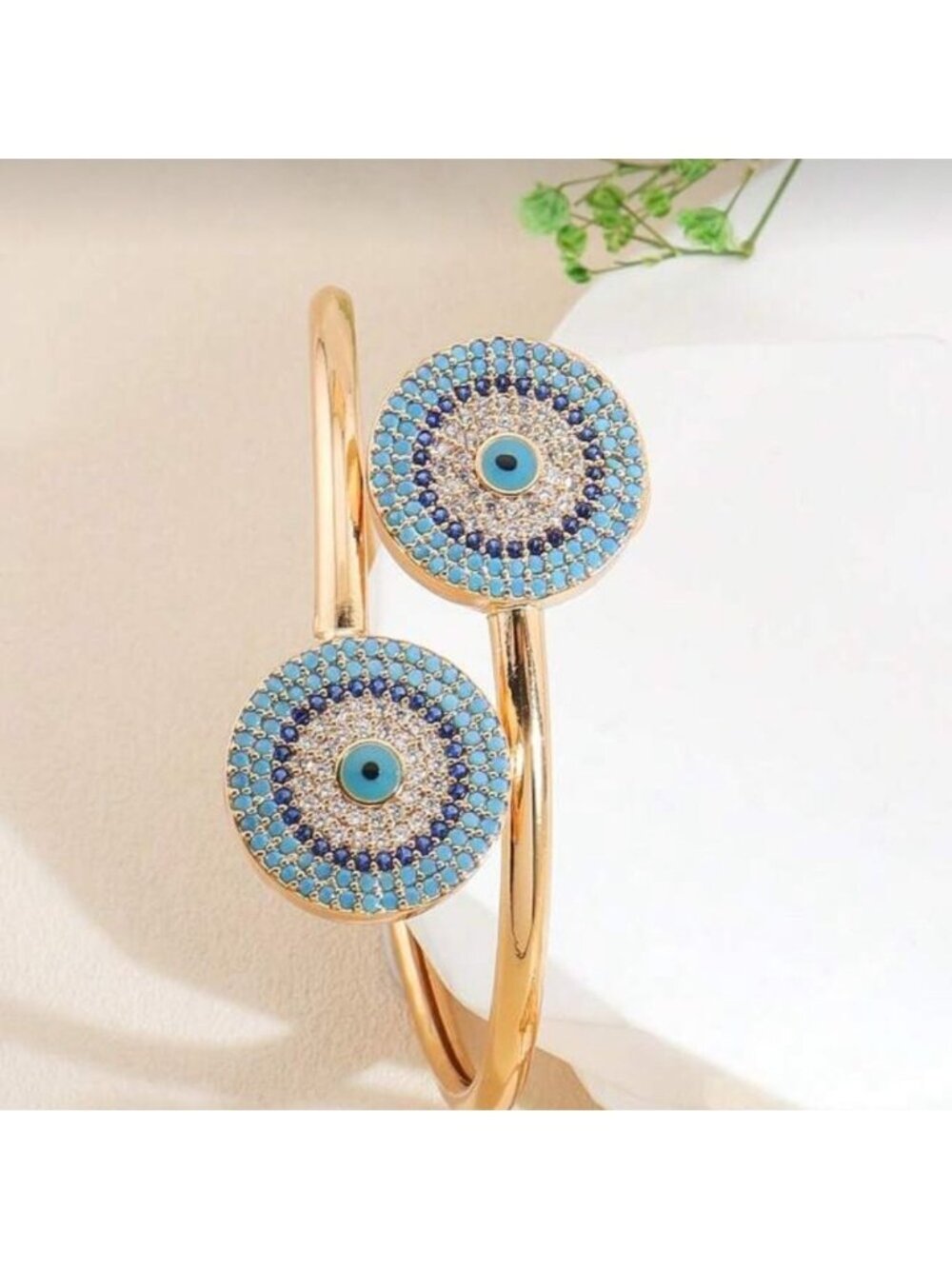 Chic Gold and Blue Bracelet Q537